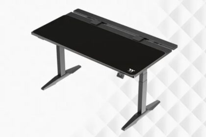 G700 میز بازی تولید ThermalTake دارای کنترل RGB و کلیدهای قابل برنامه ریزی