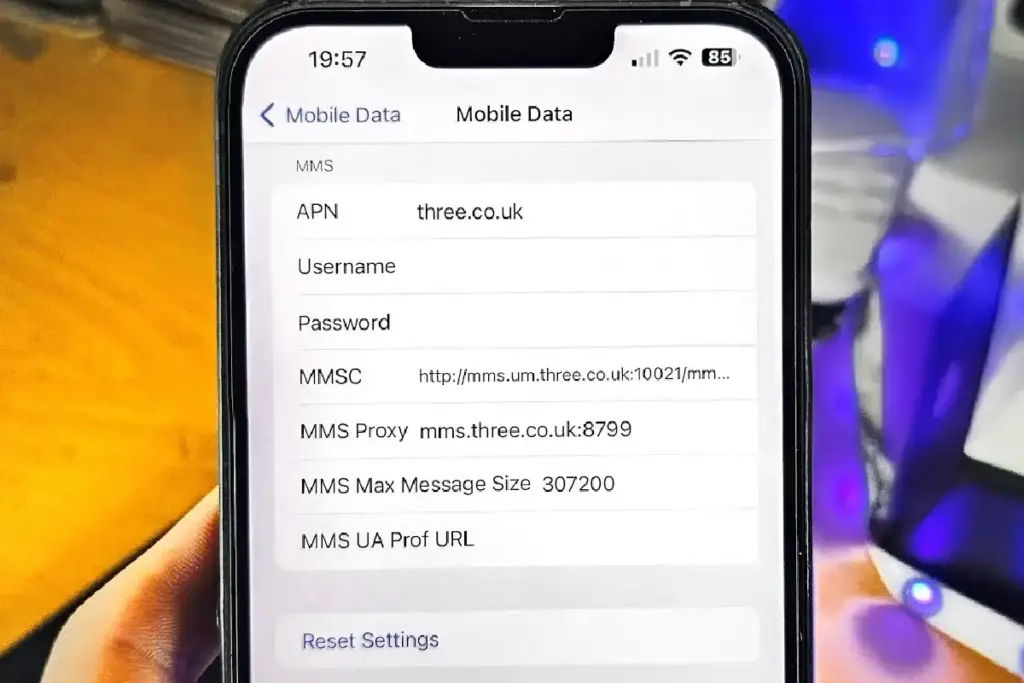 راهنمای گام به گام تنظیمات APN در iOS (آیفون)